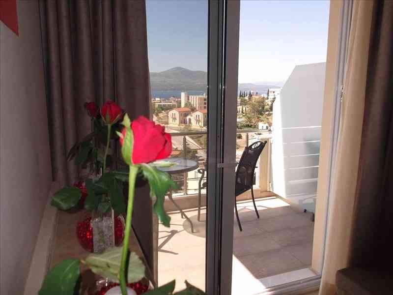 9 Queens Hotel, о. Евия