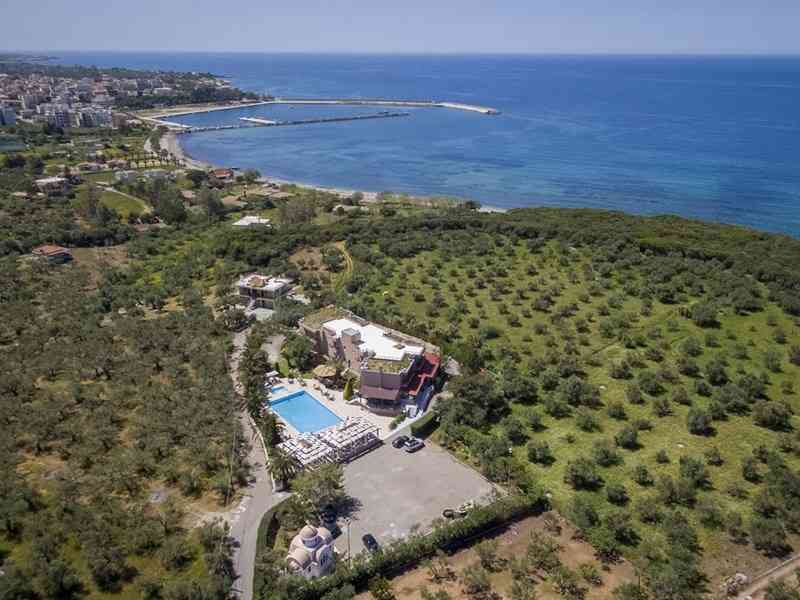 Apollo Resort Art Hotel, Месения