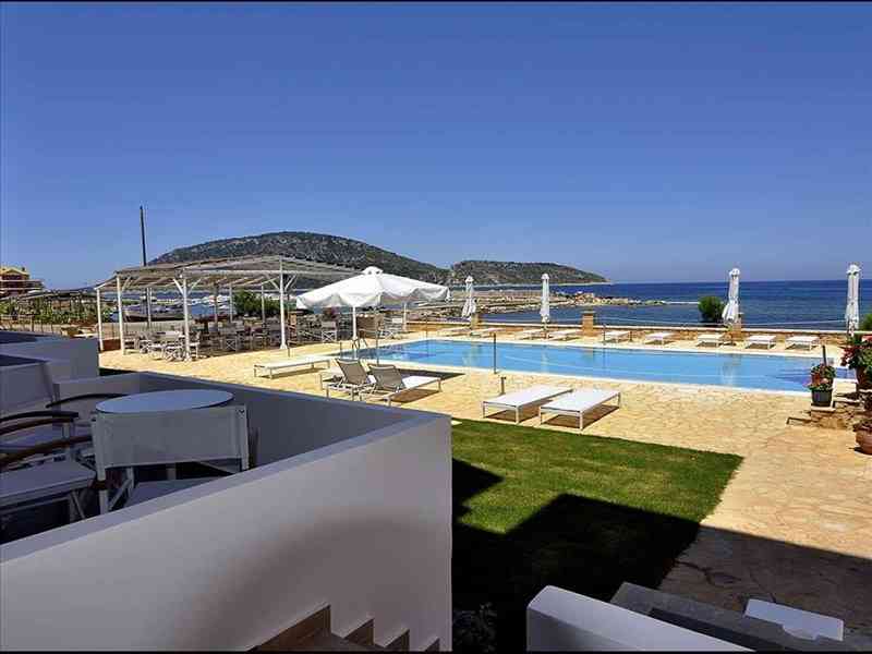 Artina Nuovo & Spa Hotel Apartments, Месения