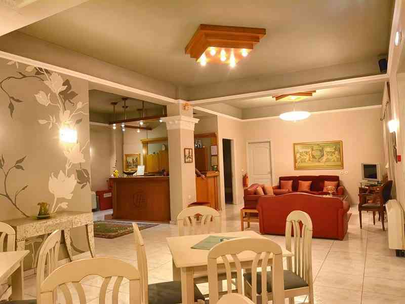 Ioni Hotel