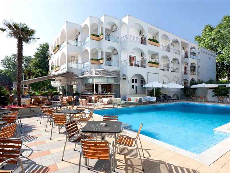 Kronos Hotel 