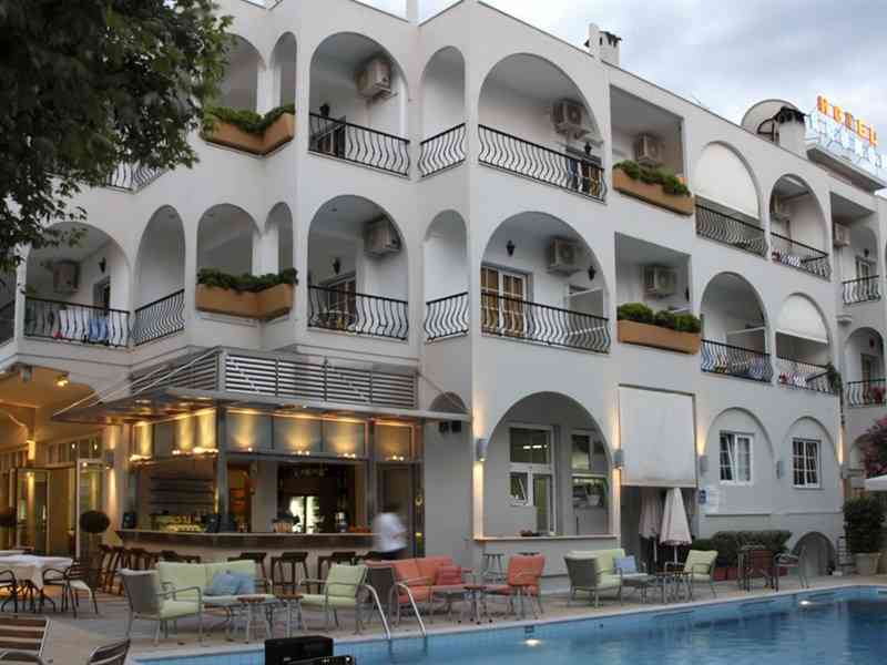 Kronos Hotel 