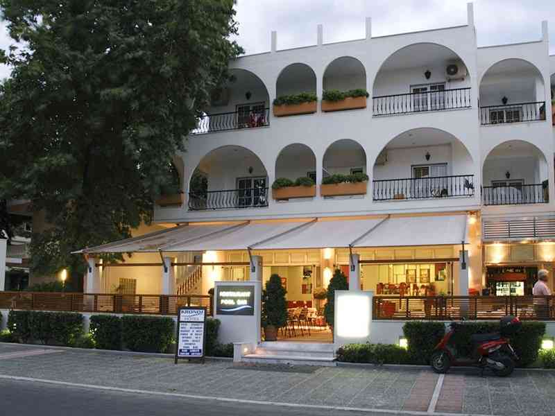 Kronos Hotel 