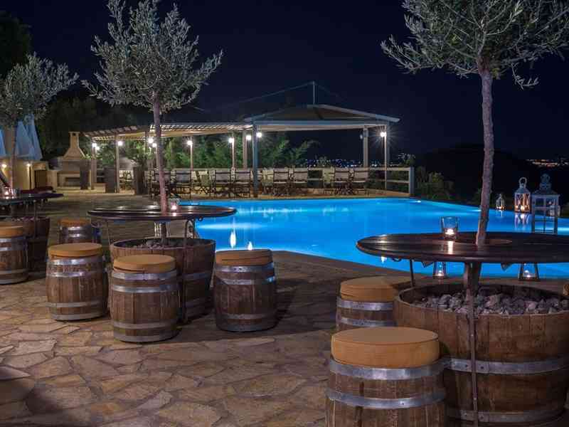 Natura Club Hotel, Месения