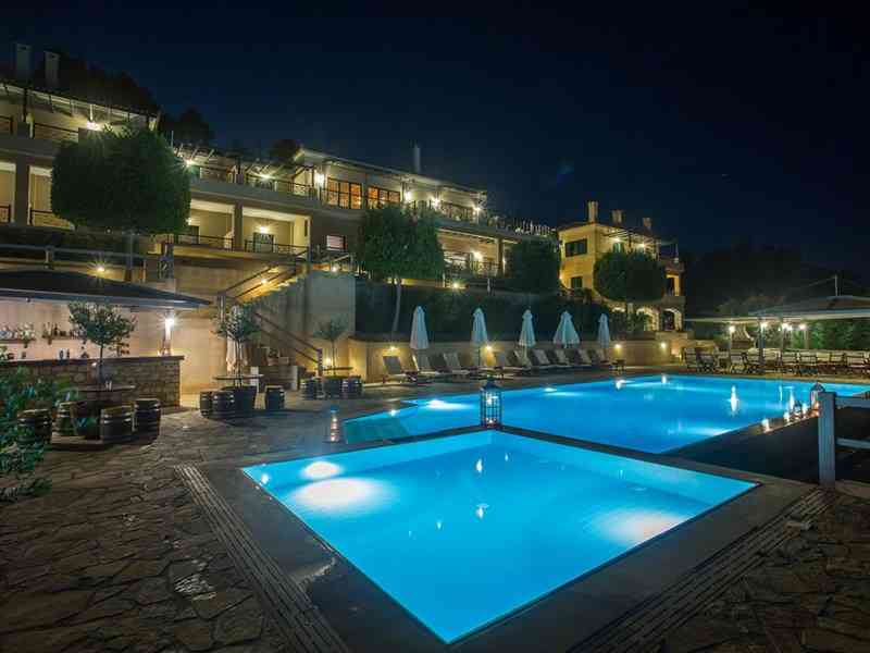 Natura Club Hotel, Месения