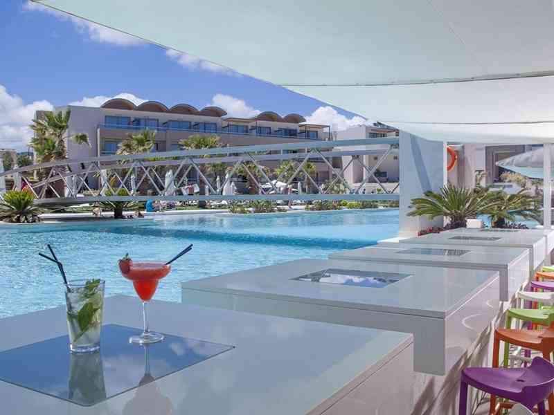 Avra Imperial, Ханя