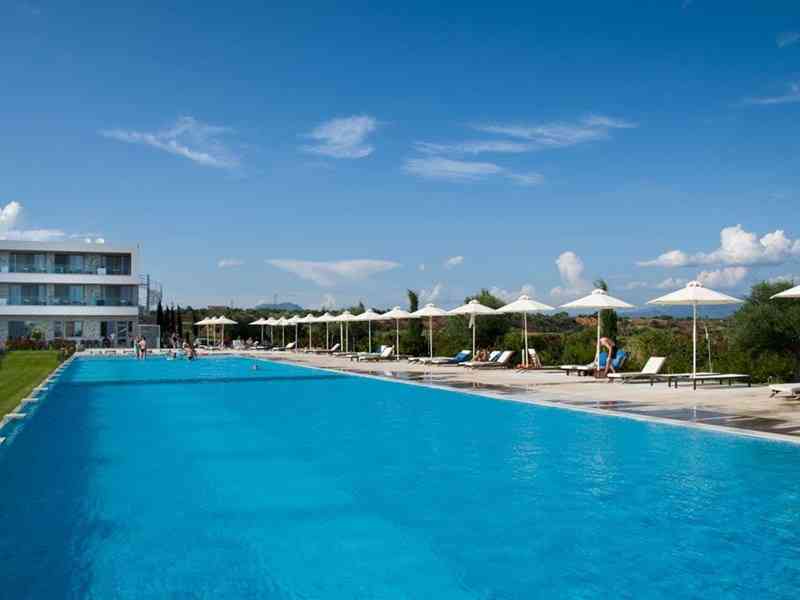 Buca Beach Resort, Месения