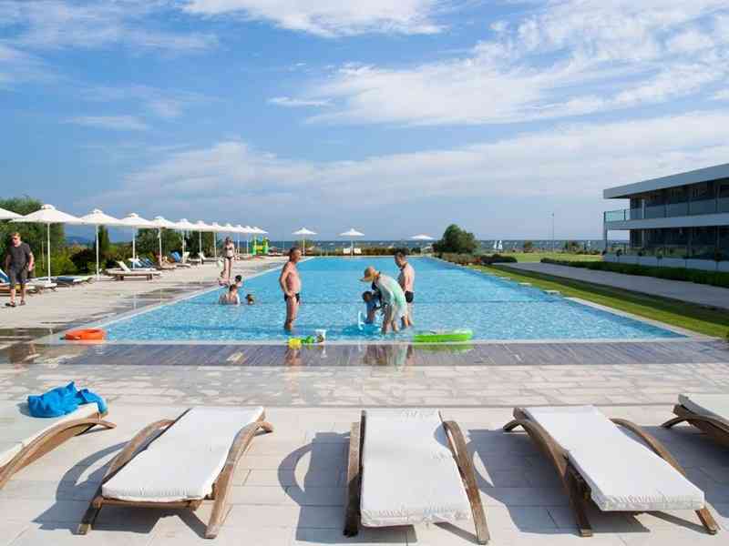 Buca Beach Resort, Месения