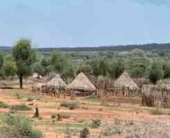 Екскурзия в Етиопия - среща с племената от долината Омо и тяхната  автентична  култура и бит.