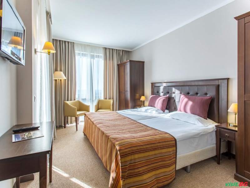 Барсело Роял Бийч, Слънчев бряг 17