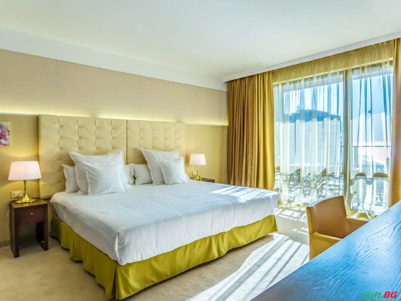 Барсело Роял Бийч, Слънчев бряг 16