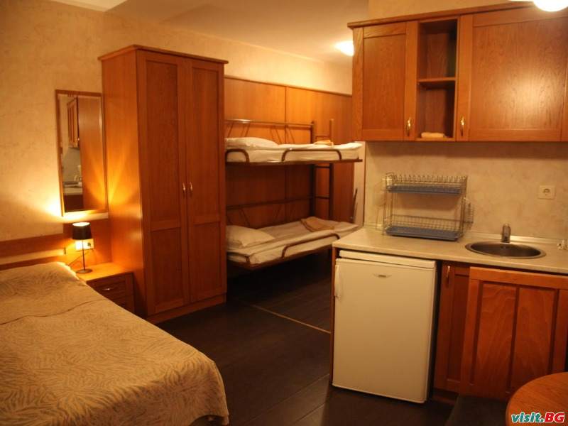 Хотел Роял Плаза, Боровец 12