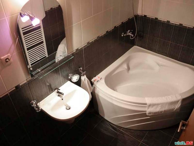 Кипарис, Враца 8