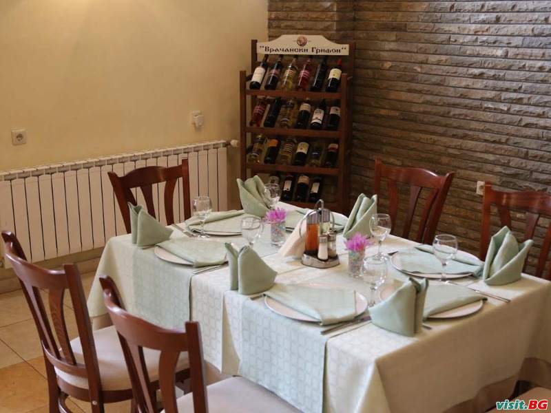 Кипарис, Враца 11