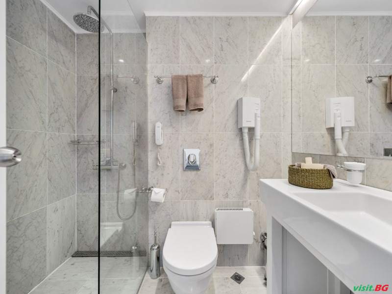 Хотел Оазис, Ривиера