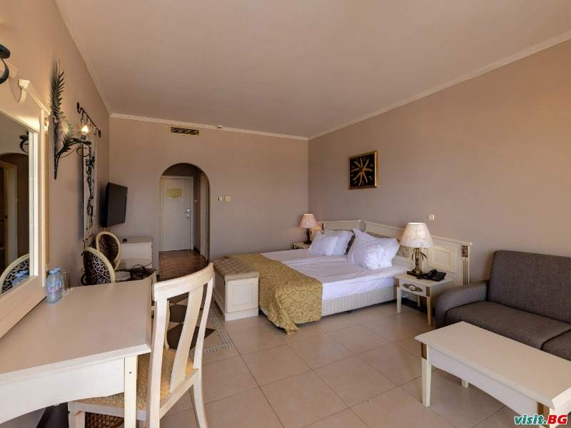 Империал палас, Слънчев бряг 37