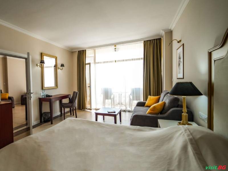 Империал палас, Слънчев бряг 30