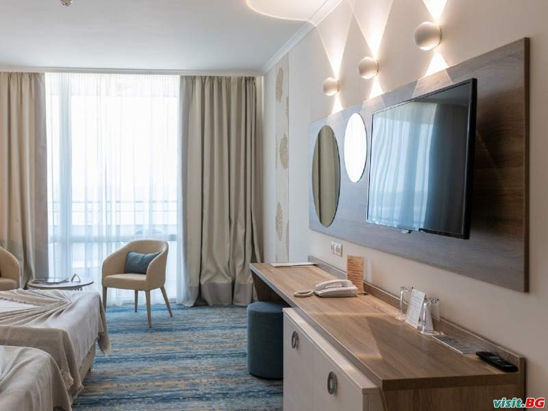 Хотел Нептун Бийч, Слънчев бряг 18