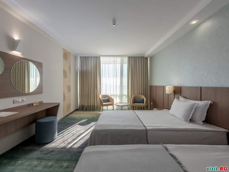 Хотел Нептун Бийч, Слънчев бряг 10