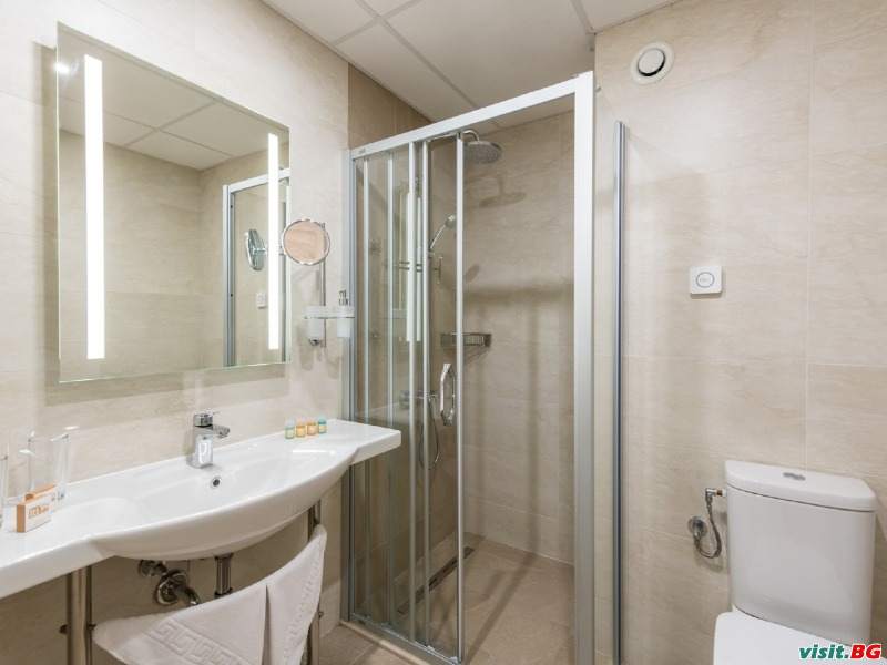 Хотел Нептун Бийч, Слънчев бряг 20