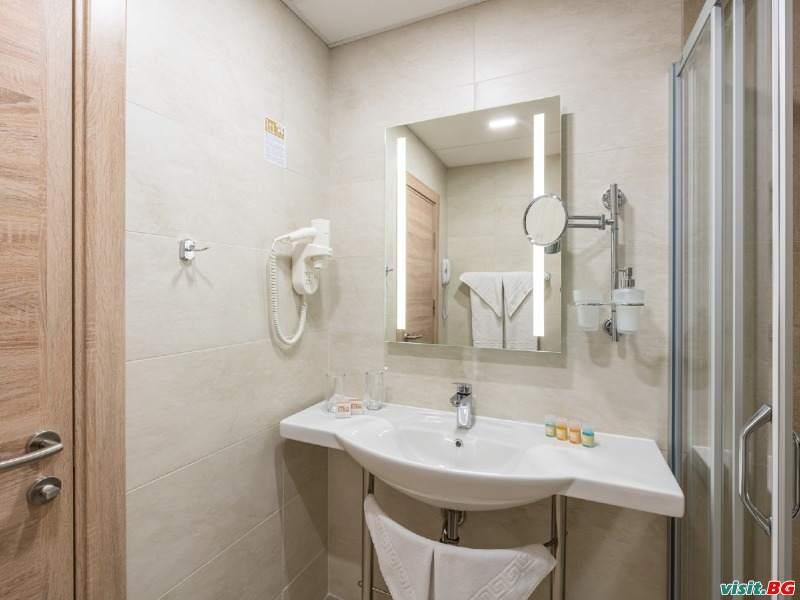 Хотел Нептун Бийч, Слънчев бряг 21