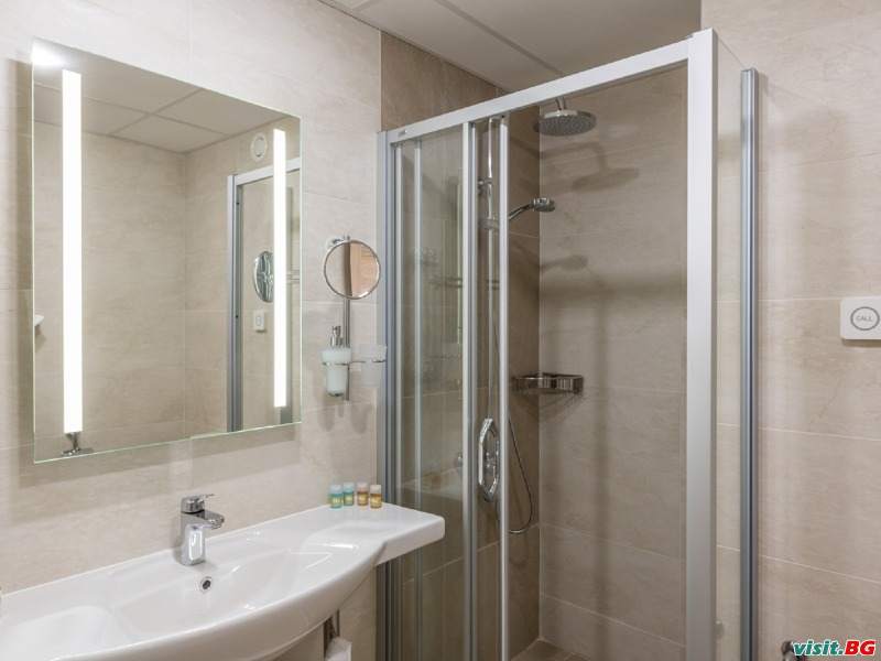 Хотел Нептун Бийч, Слънчев бряг 22