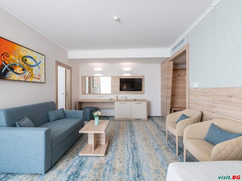 Хотел Нептун Бийч, Слънчев бряг 17