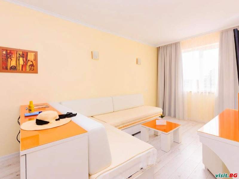 Сунео Клуб Серенити Бей, Царево 15