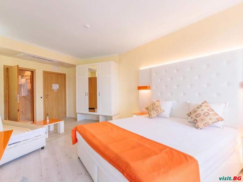 Сунео Клуб Серенити Бей, Царево 11