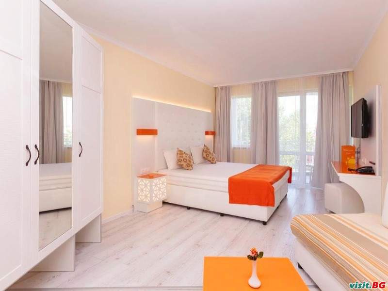 Сунео Клуб Серенити Бей, Царево 14