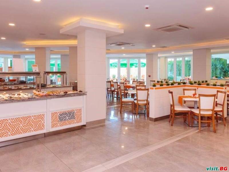 Сунео Клуб Серенити Бей, Царево 8