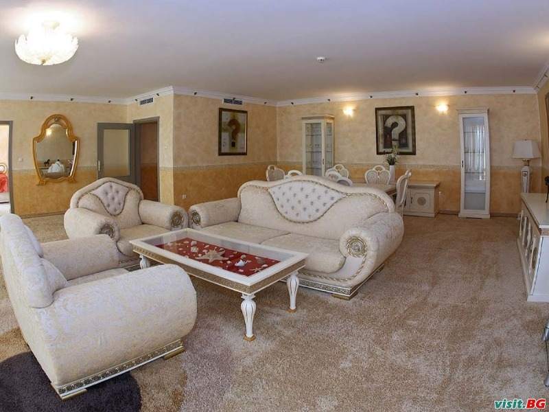 Марина Роял Палас, Дюни 13