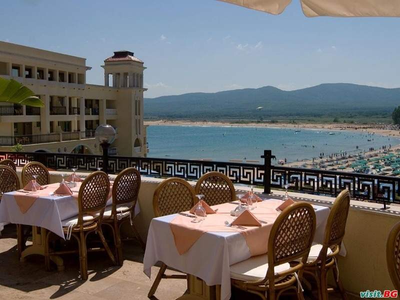 Марина Роял Палас, Дюни 16