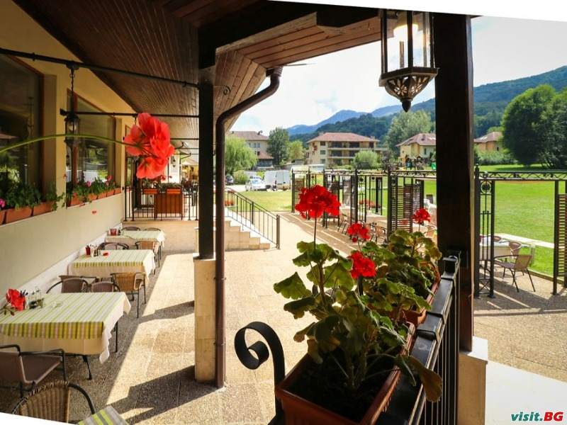 Хотел Света Екатерина, с.Рибарица 11