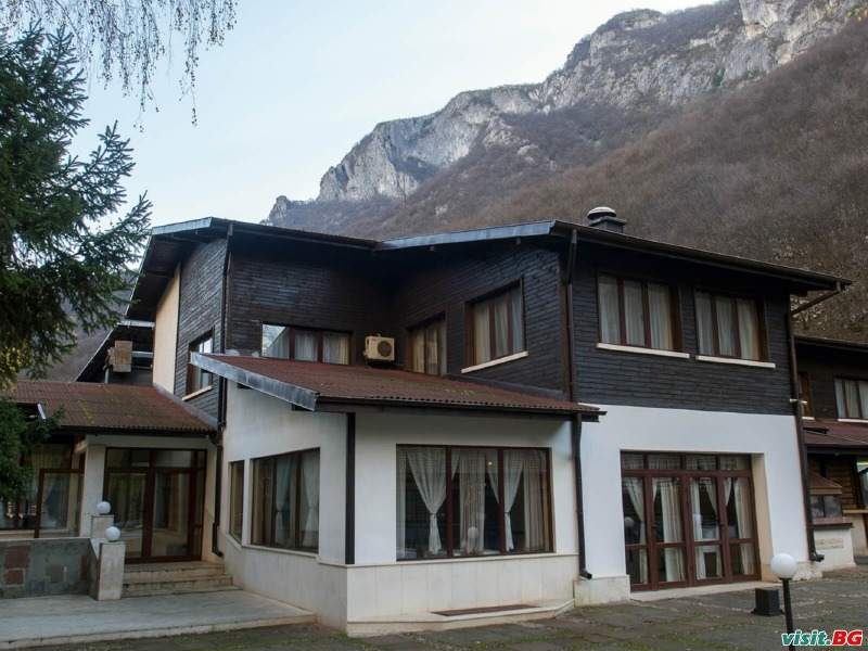 Чайка Враца, Враца 13