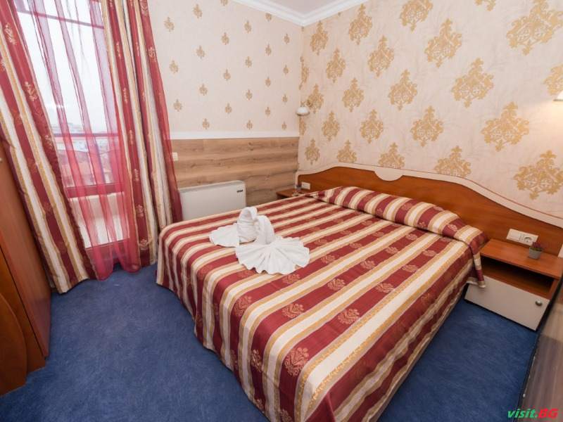 Св.Св. Петър и Павел, Поморие 13