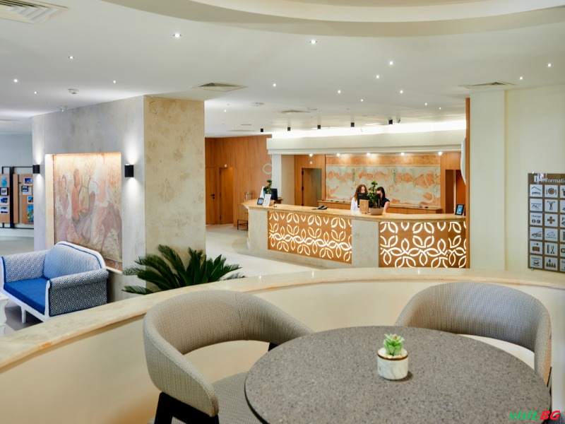 Сентидо Белвю Бийч, Слънчев бряг