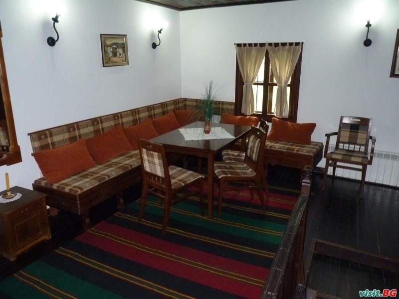 Парлапановата къща, с.Боженци 6