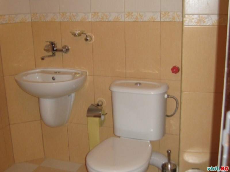 Хотел Анелия, Каварна 8