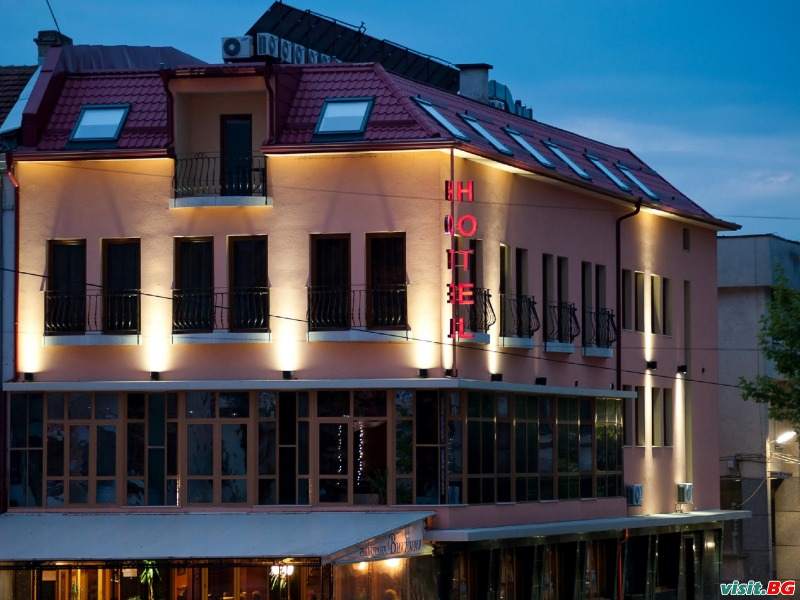 Семеен хотел Виктория, Панагюрище