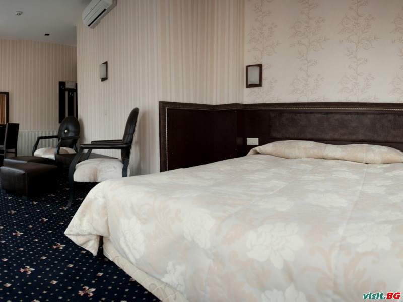 Семеен хотел Виктория, Панагюрище