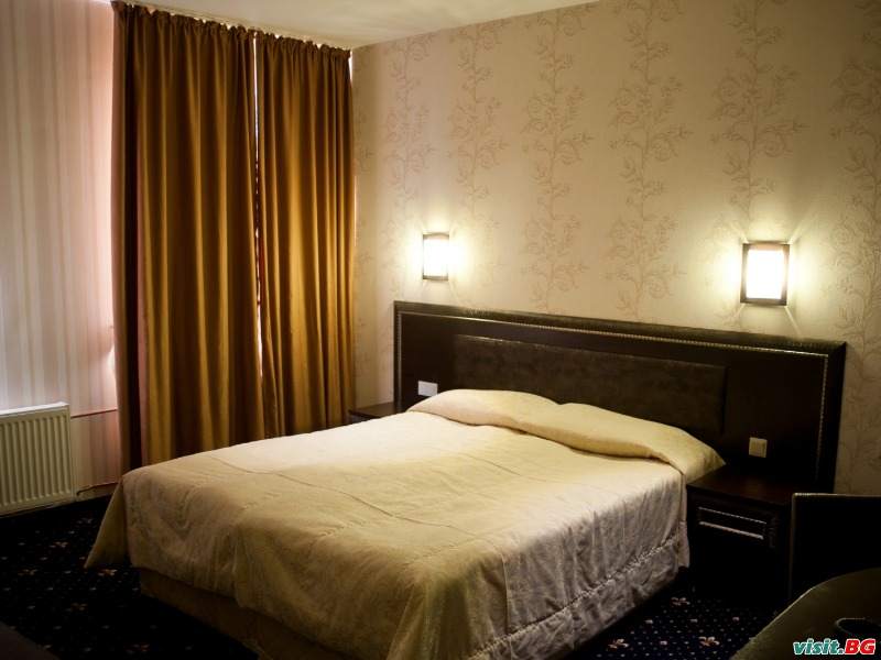 Семеен хотел Виктория, Панагюрище