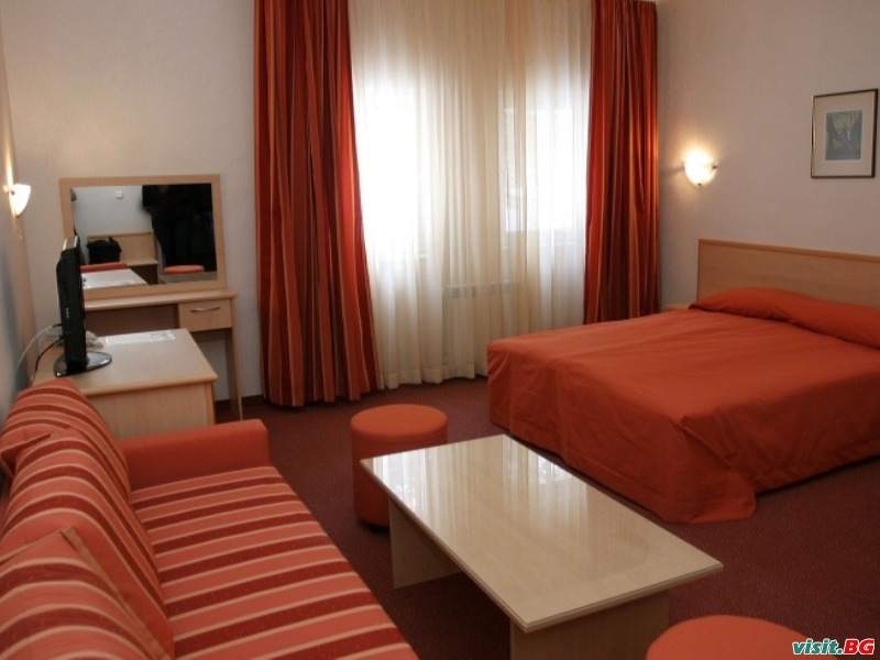 Хотел Трещеник, Якоруда 8