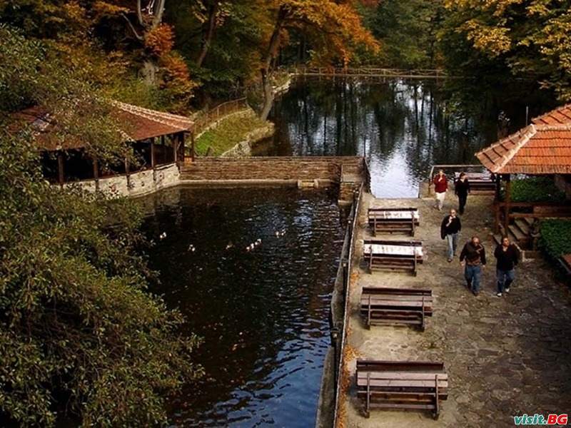 Комплекс Езерото, Костенец 7