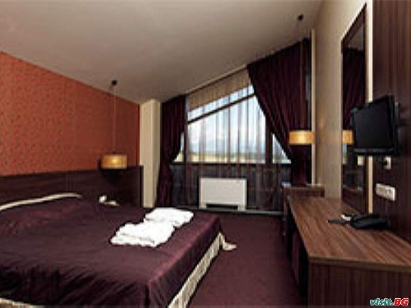 Хотел Ринг, Монтана 8