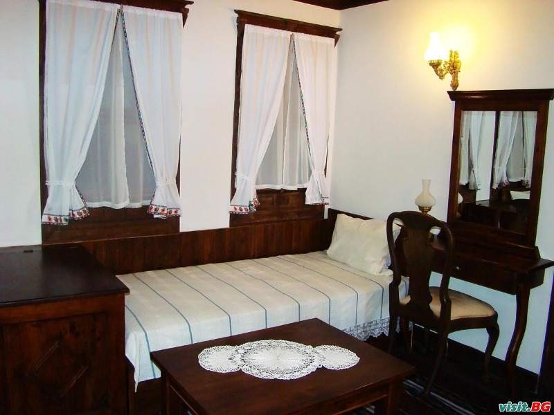 Джуджева къща, Панагюрище