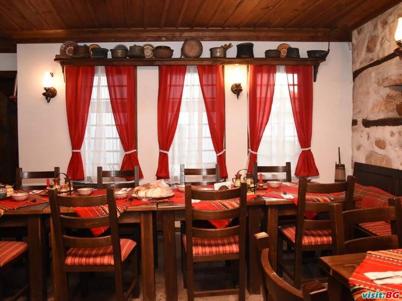 Джуджева къща, Панагюрище