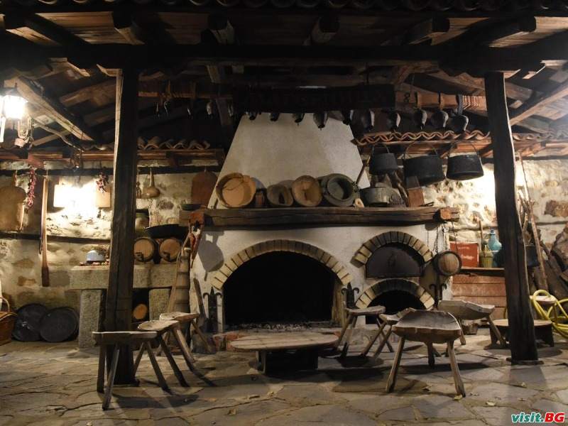 Джуджева къща, Панагюрище 6
