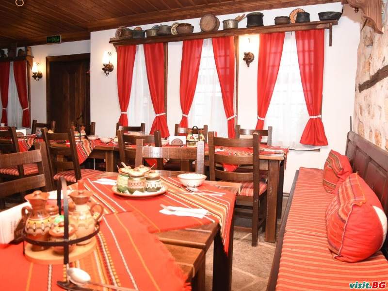 Джуджева къща, Панагюрище 8