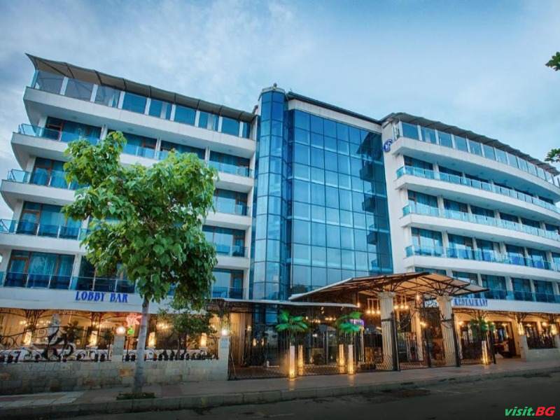 НОВО Реновиран хотел близо до морския бряг